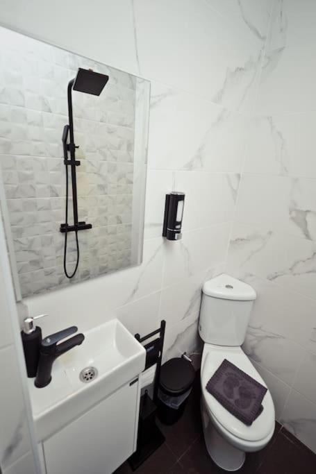 Agia 2 - Cozy One Room Apartment Sofia Bagian luar foto